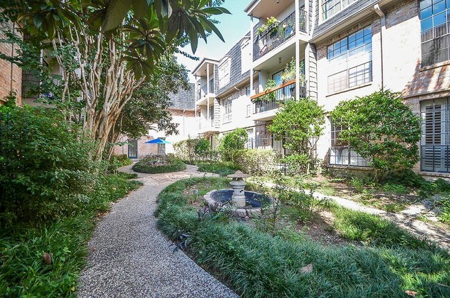 Foto del edificio - 2425 Underwood St
