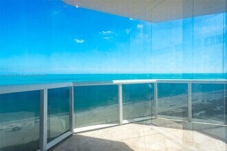 Building Photo - 4775 Collins Ave