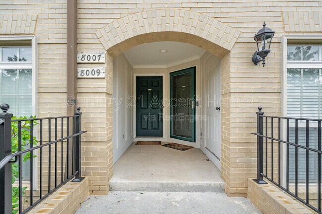 Foto del edificio - 8007 Crescent Park Dr