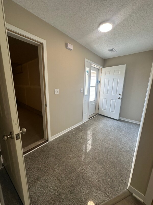 Foto del edificio - 8511 Cardiff Ln
