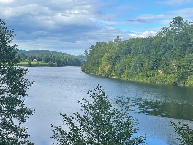 Building Photo - 2225 Connecticut River Rd