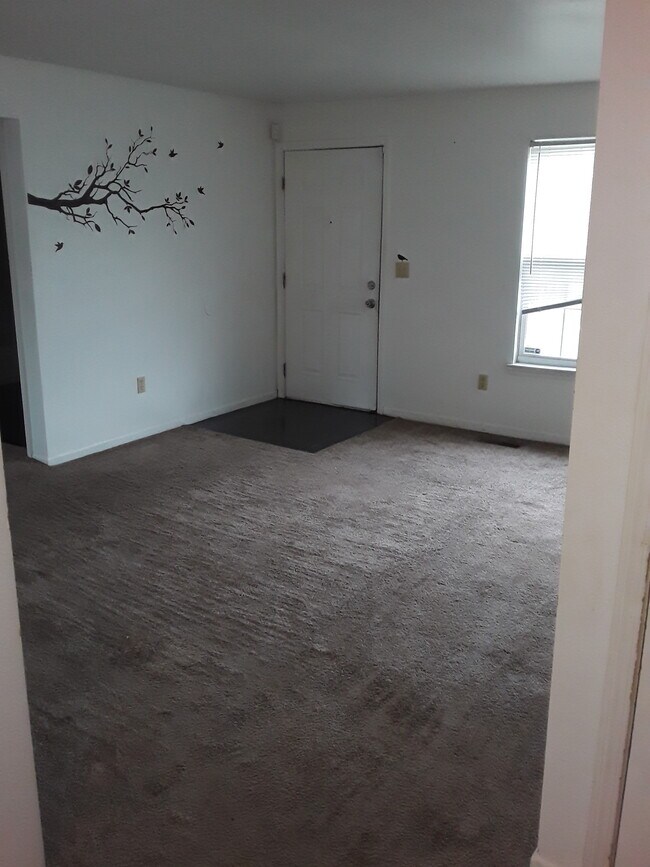 Building Photo - 539 Hope (Building 5)