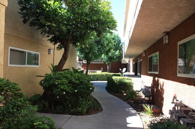 Building Photo - 8025 Reseda Blvd