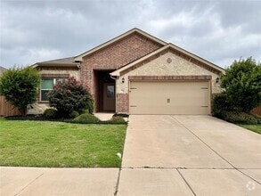Building Photo - 2924 Rosemount Ln