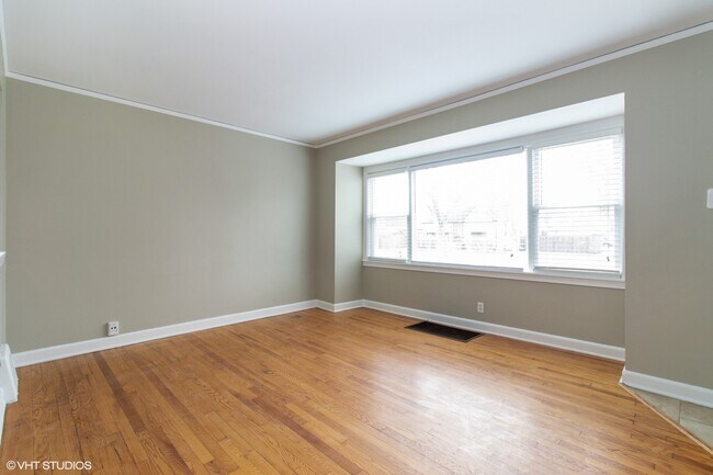 Building Photo - 21116 Maple St