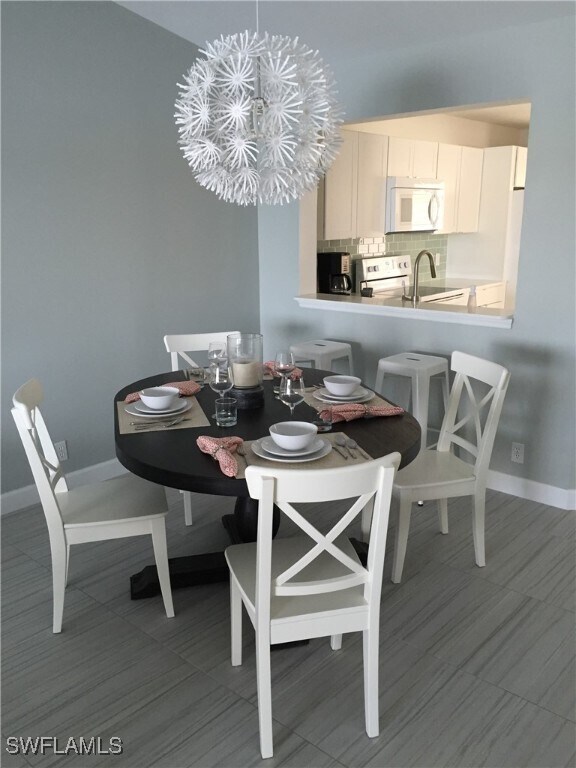 Foto del edificio - 7800 Emerald Cir