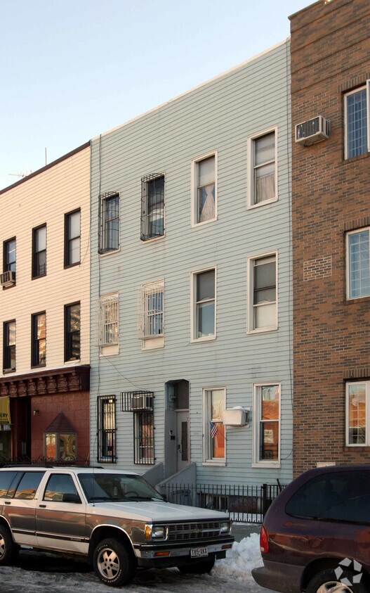 Primary Photo - 190 Middleton St