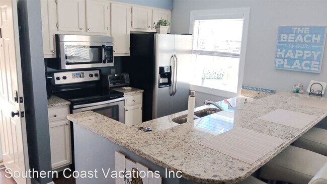 Building Photo - 3 br, 2 bath House - 1025 Plantation Drive...