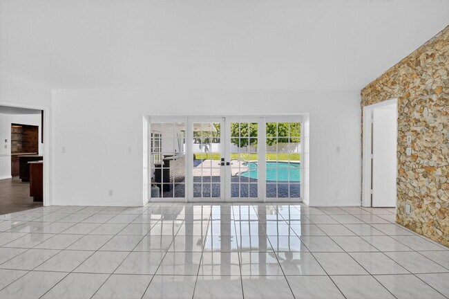 Foto del edificio - 1599 NW 14th Ave
