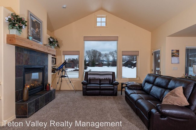 Building Photo - 1848 Creek Resort Cir