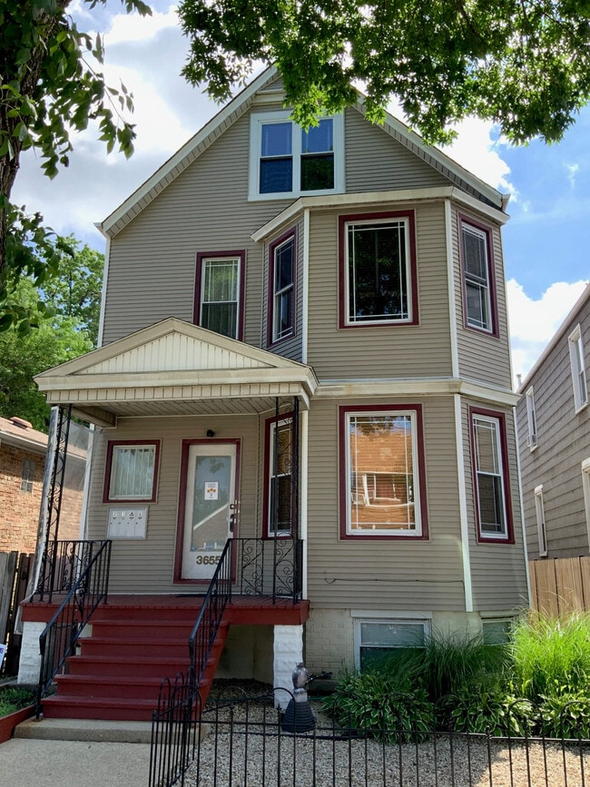Building Photo - 3655 N Kimball Ave