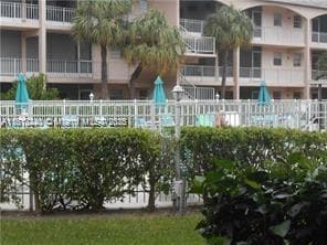 Foto del edificio - 541 Blue Heron Dr