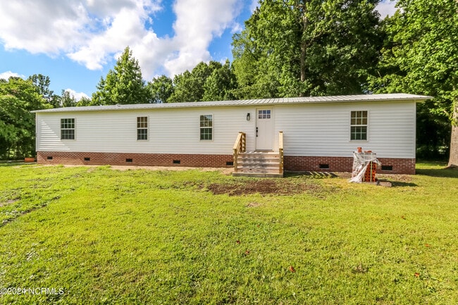 Building Photo - 502 E Branch Dr