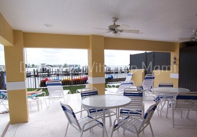 Foto del edificio - 3 Bed/3 Bath