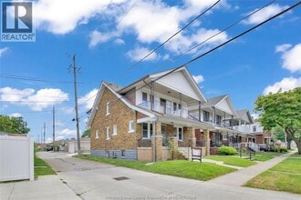Building Photo - 747 Niagara St
