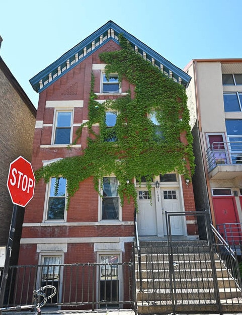 Primary Photo - 1300 N Greenview Ave