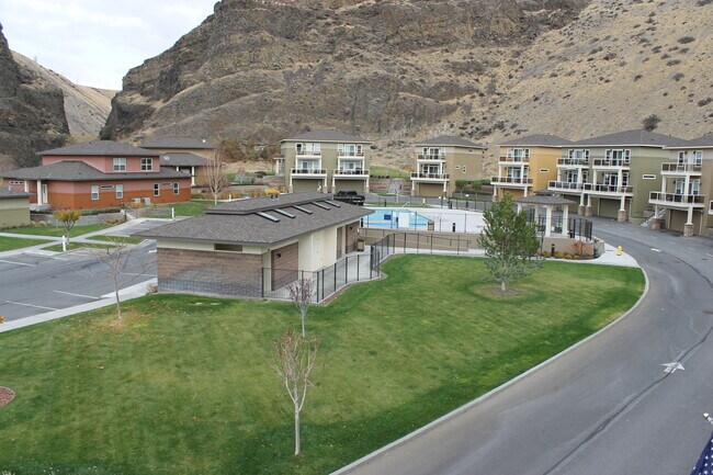 Building Photo - 9281 Canyon Dr NW
