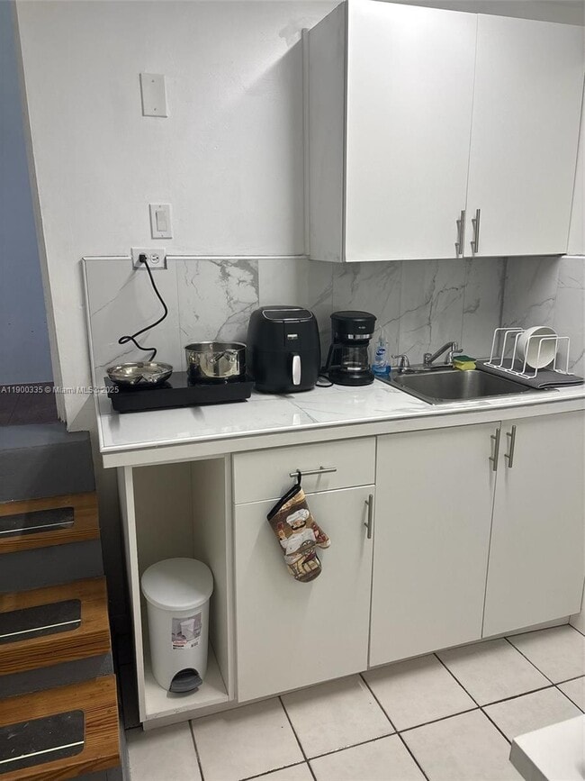 Foto del edificio - 6102 SW 58th St