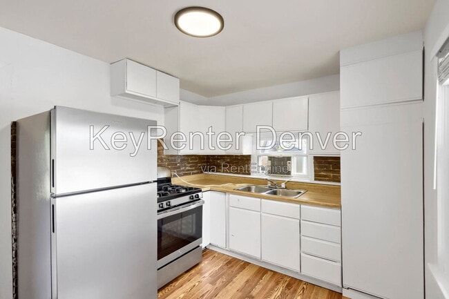 Foto del edificio - 1220 Upham St