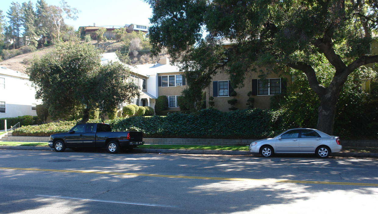 Foto principal - 932 N Verdugo Rd