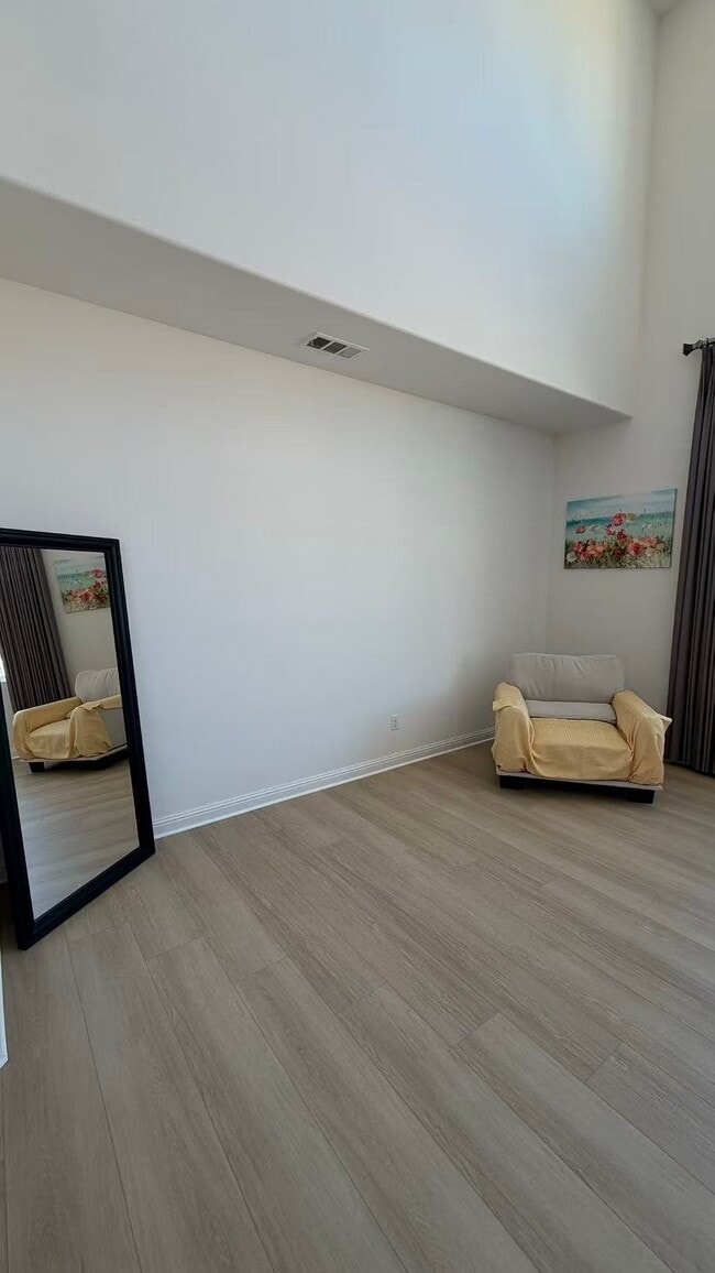 Foto del edificio - 5032 Woodley Ridge Dr
