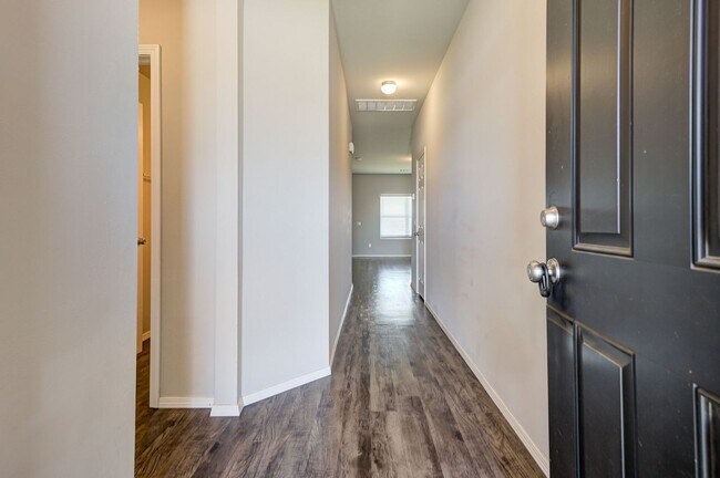 Building Photo - Beautiful 4BD/2BTH with a 2 car garage in Sienna Ridge Community