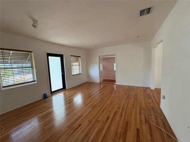 Foto del edificio - 2321 SW 31st Ave