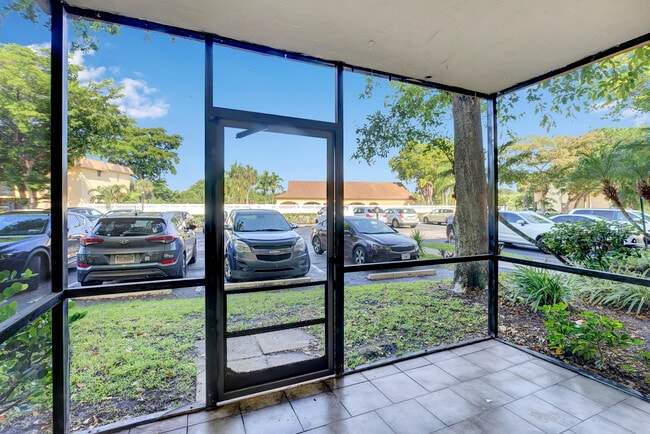 Foto del edificio - 480 NW 20th St