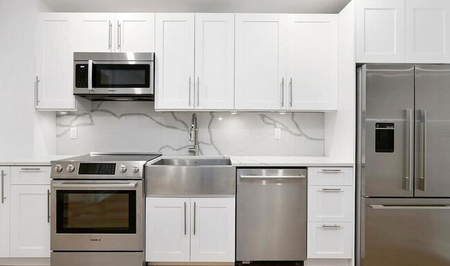 KITCHEN - 222 E 48th St