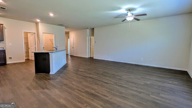 Foto del edificio - 965 Walnut Creek Cir