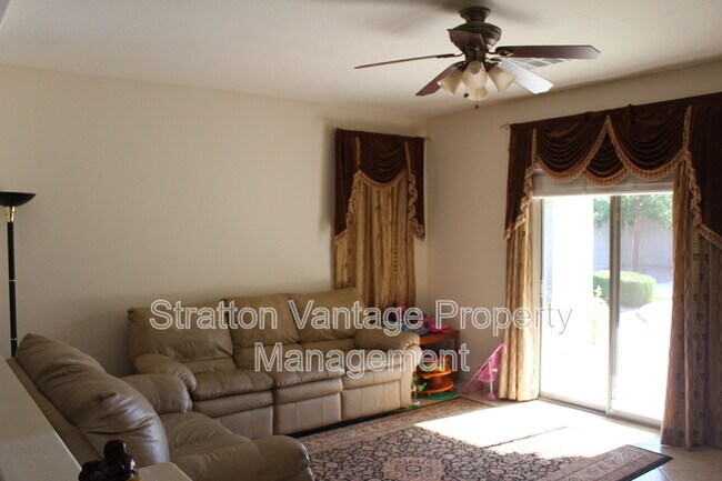 Foto del edificio - 4927 S Stonecreek Blvd
