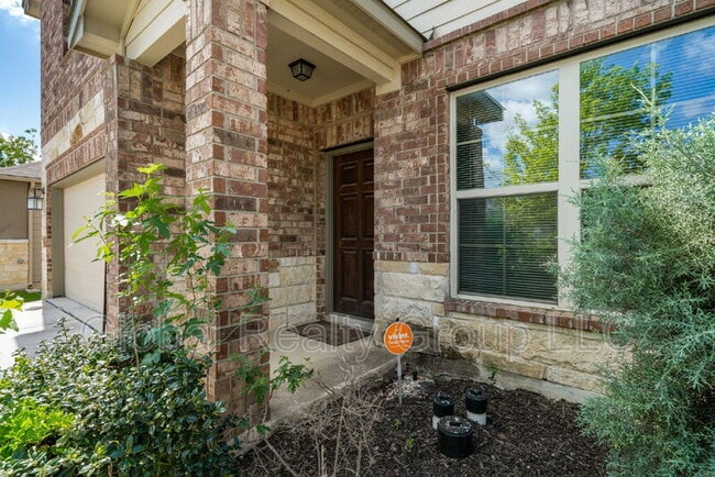 Foto del edificio - 10426 Rosalina Lp