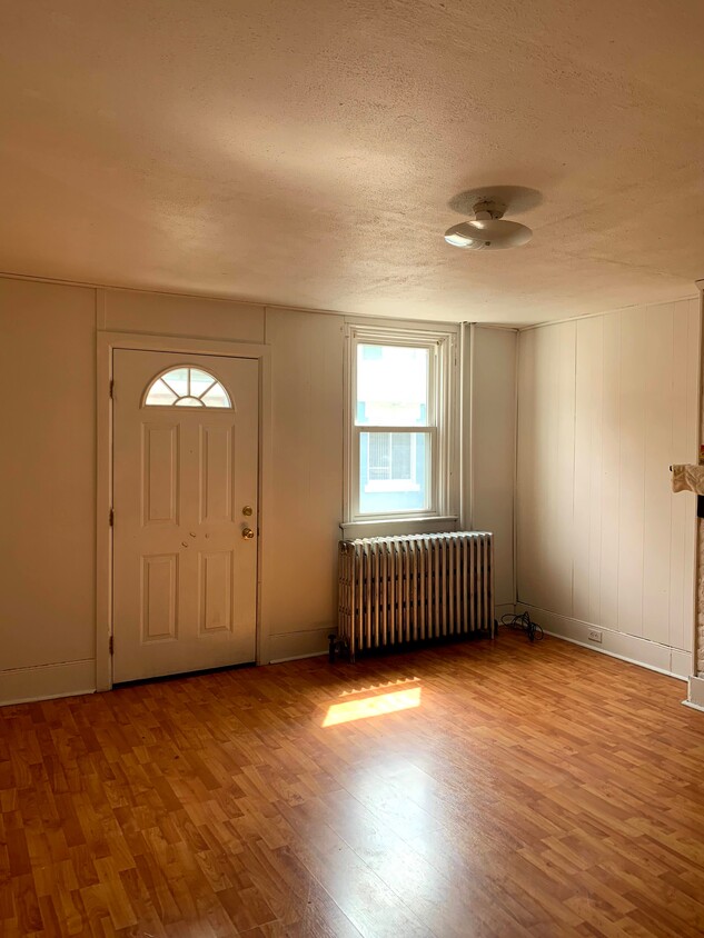 Primary Photo - 808 Penn St
