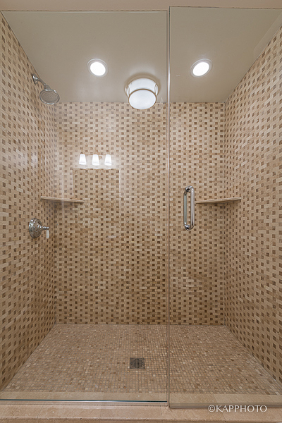 Baño de nivel inferior - 116-120 Chestnut Properties