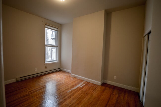 Building Photo - 3909 Pine St