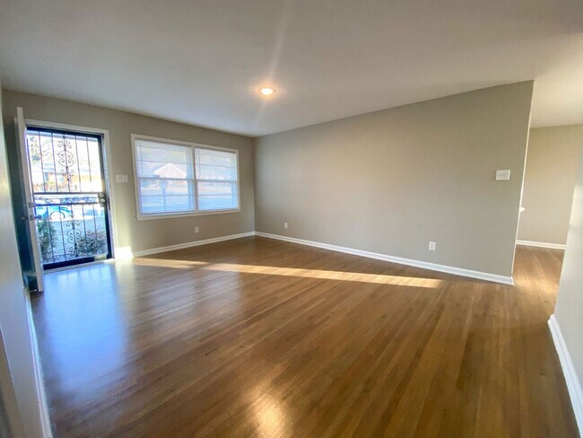 Building Photo - 3 bed, 2 bath home in Whitehaven