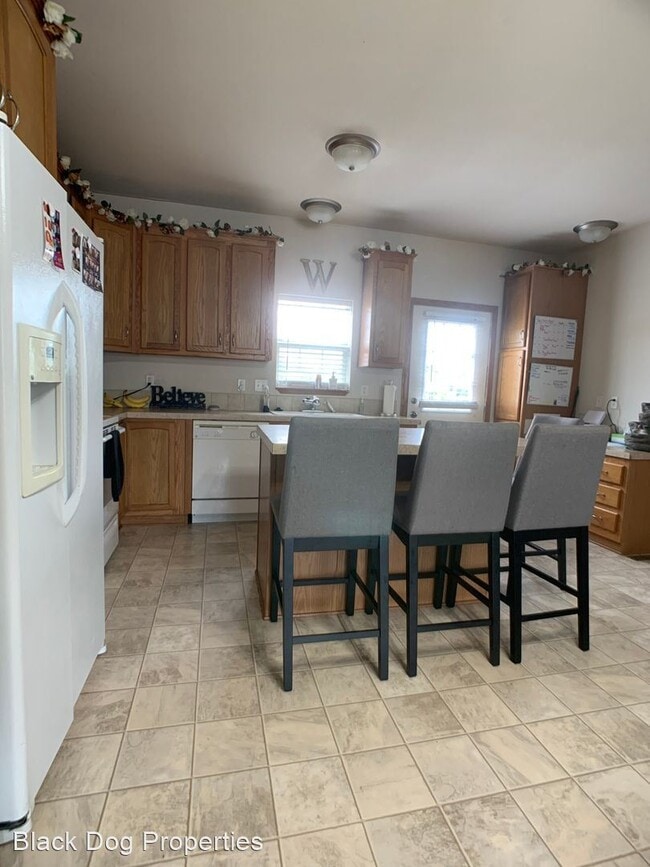 Building Photo - 3 br, 2.5 bath House - 3730 Saddle Horn Trail