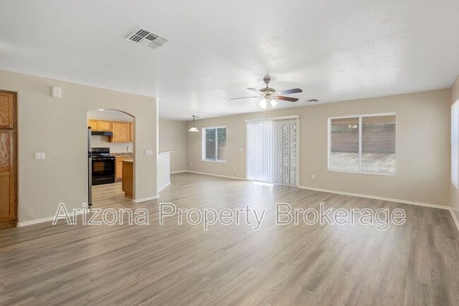 Foto del edificio - 31567 N Cactus Dr