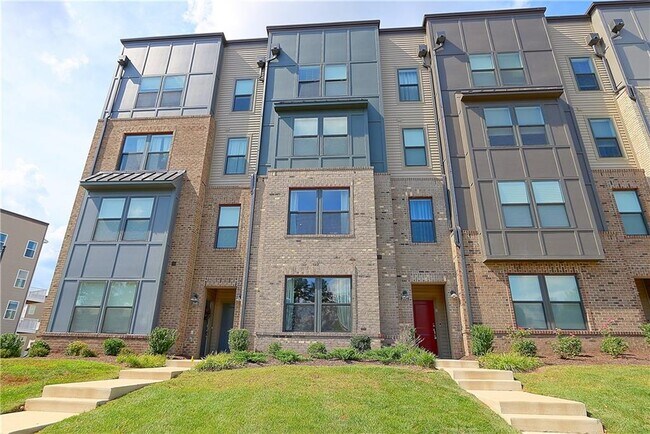 Building Photo - 2642 Lassen Walk