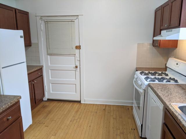 Building Photo - 2 bedroom in Evanston IL 60202