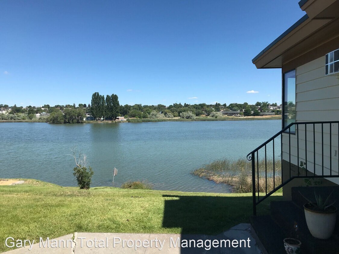2 br, 1 bath House 1023 Lakeside Dr House Rental in Moses Lake, WA