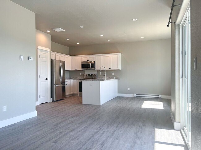 Foto del edificio - Pet Friendly 2 bed/ 1 bath unit at Soldier Ridge!