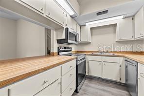 Building Photo - 4405 SW 67th Terrace