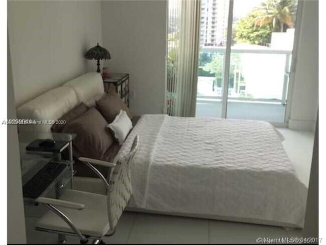 Foto del edificio - 1800 N Bayshore Dr