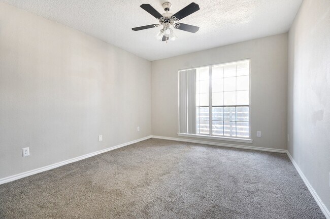 Building Photo - 3623 W Northgate Dr