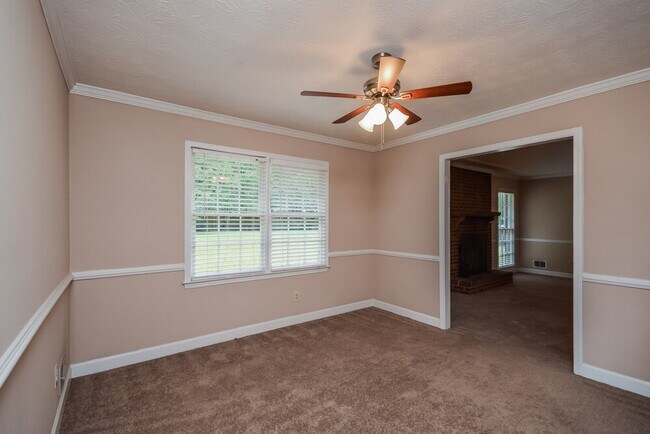 Building Photo - 2975 Camary Pl Dr SE