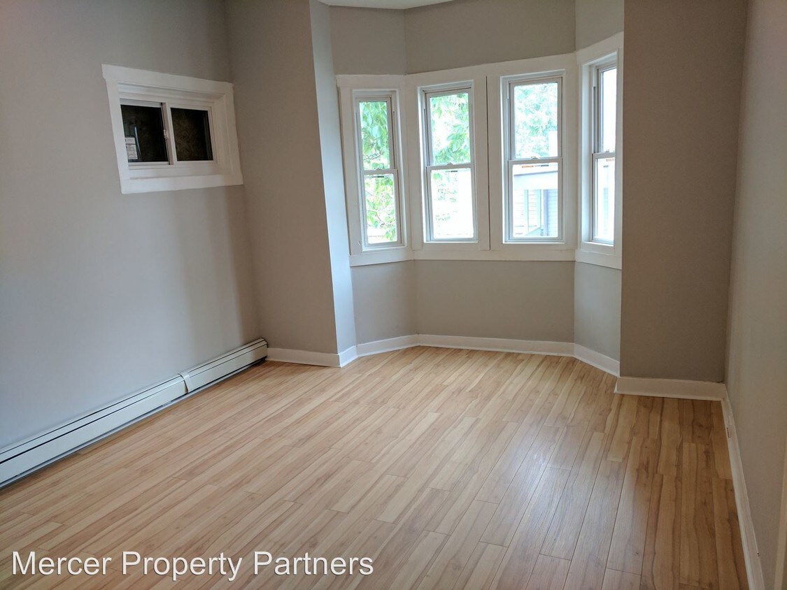 232234 E Hanover St, Trenton, NJ 08608 Room for Rent in Trenton, NJ