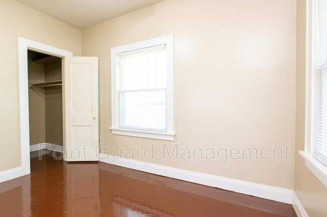 Building Photo - 2834 E Elm St