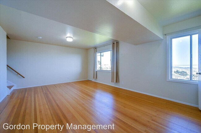 Building Photo - 4 br, 3 bath House - 215 Molimo Drive