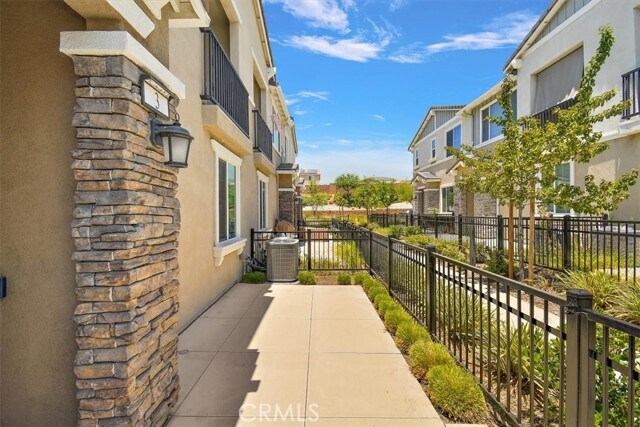 Foto del edificio - 16540 Wyndham Ln